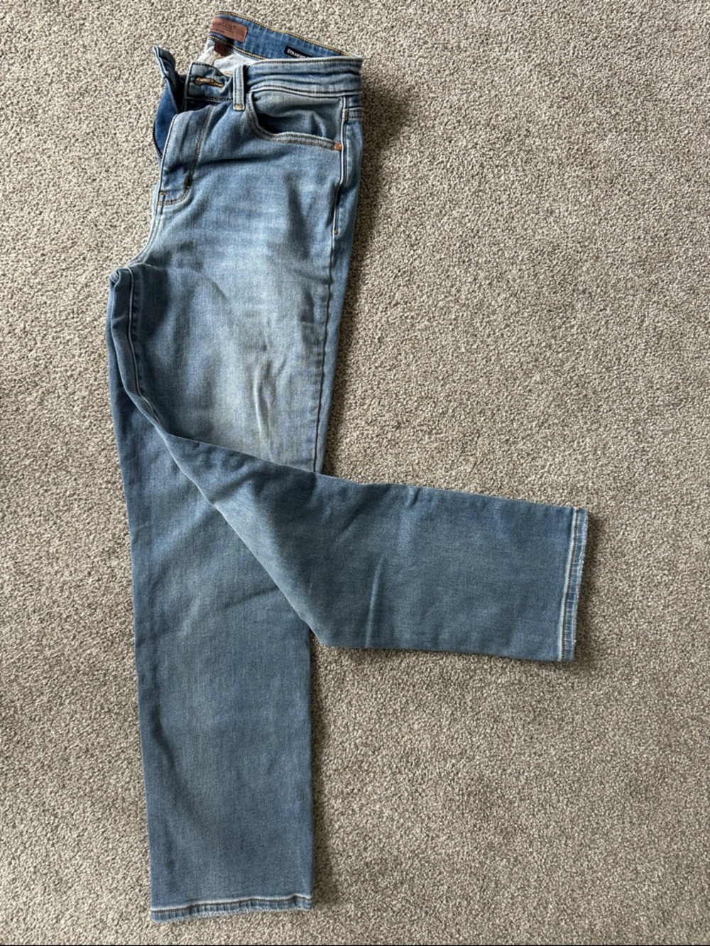 Judy Blue Light Wash Slim Straight Jeans